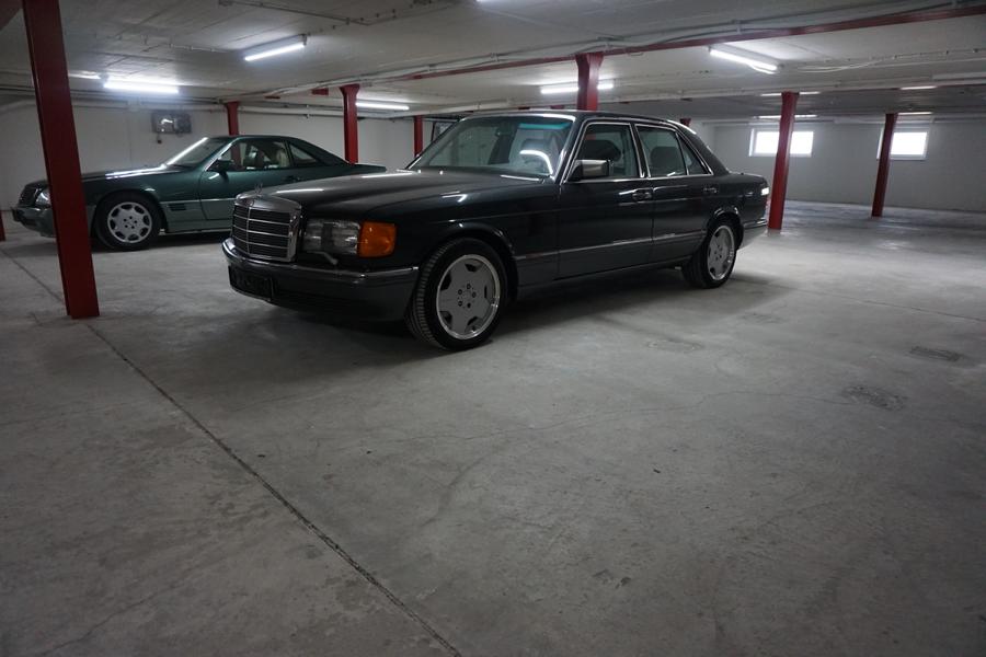 Mercedes-Benz W126 300 SE