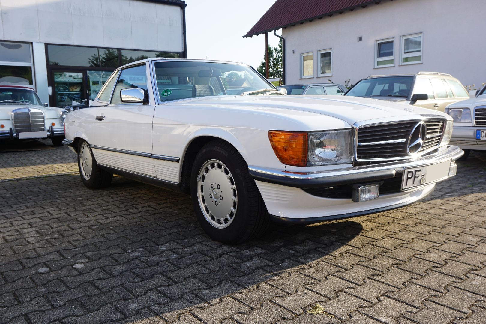 Mercedes-Benz 300SL R107 – VERKAUFT –