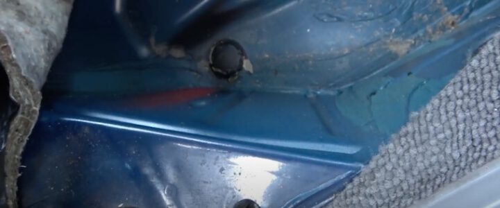 Mercedes Benz 190 W201 – Folgeschäden durch undichte Heckscheibe